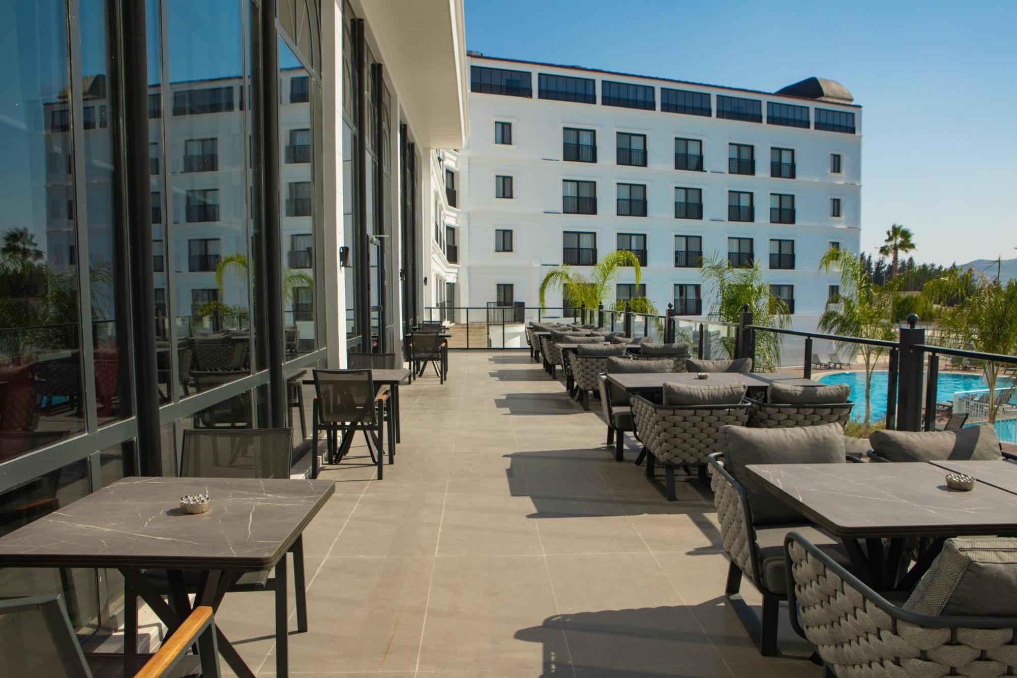 Ramada By Wyndham Dalaman Exteriör bild