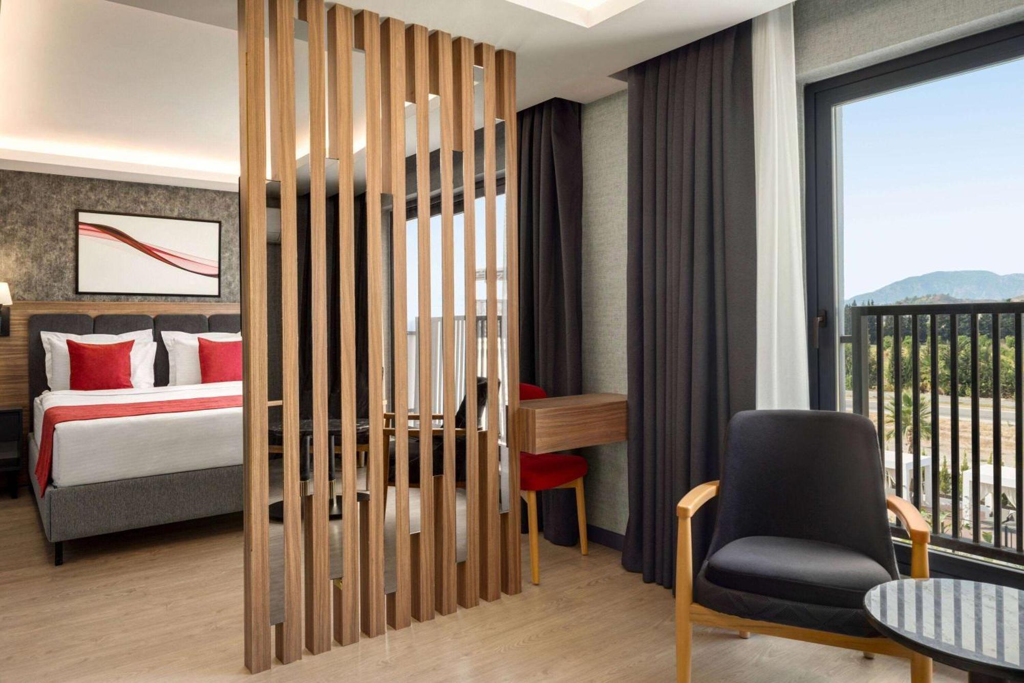 Ramada By Wyndham Dalaman Exteriör bild