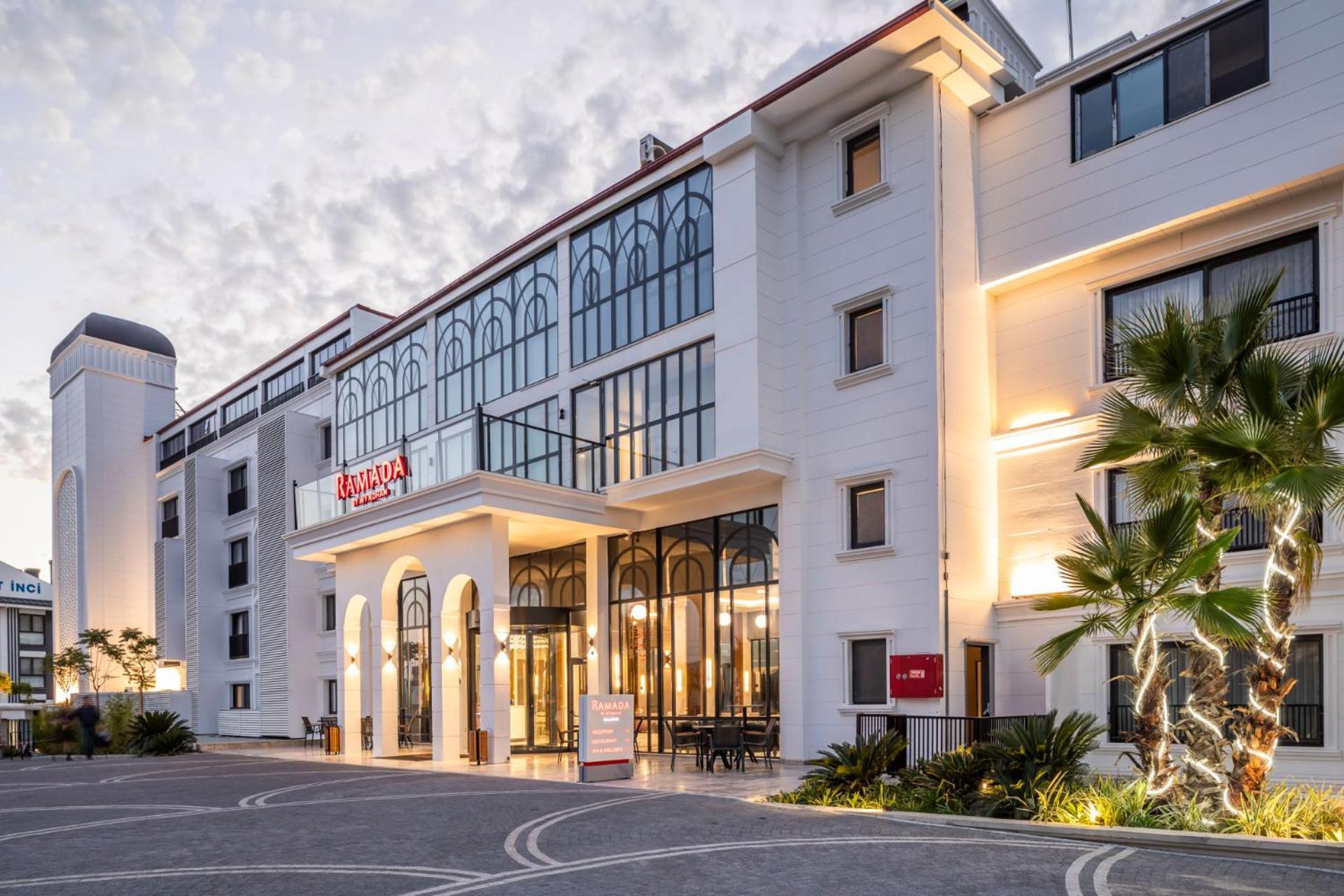 Ramada By Wyndham Dalaman Exteriör bild