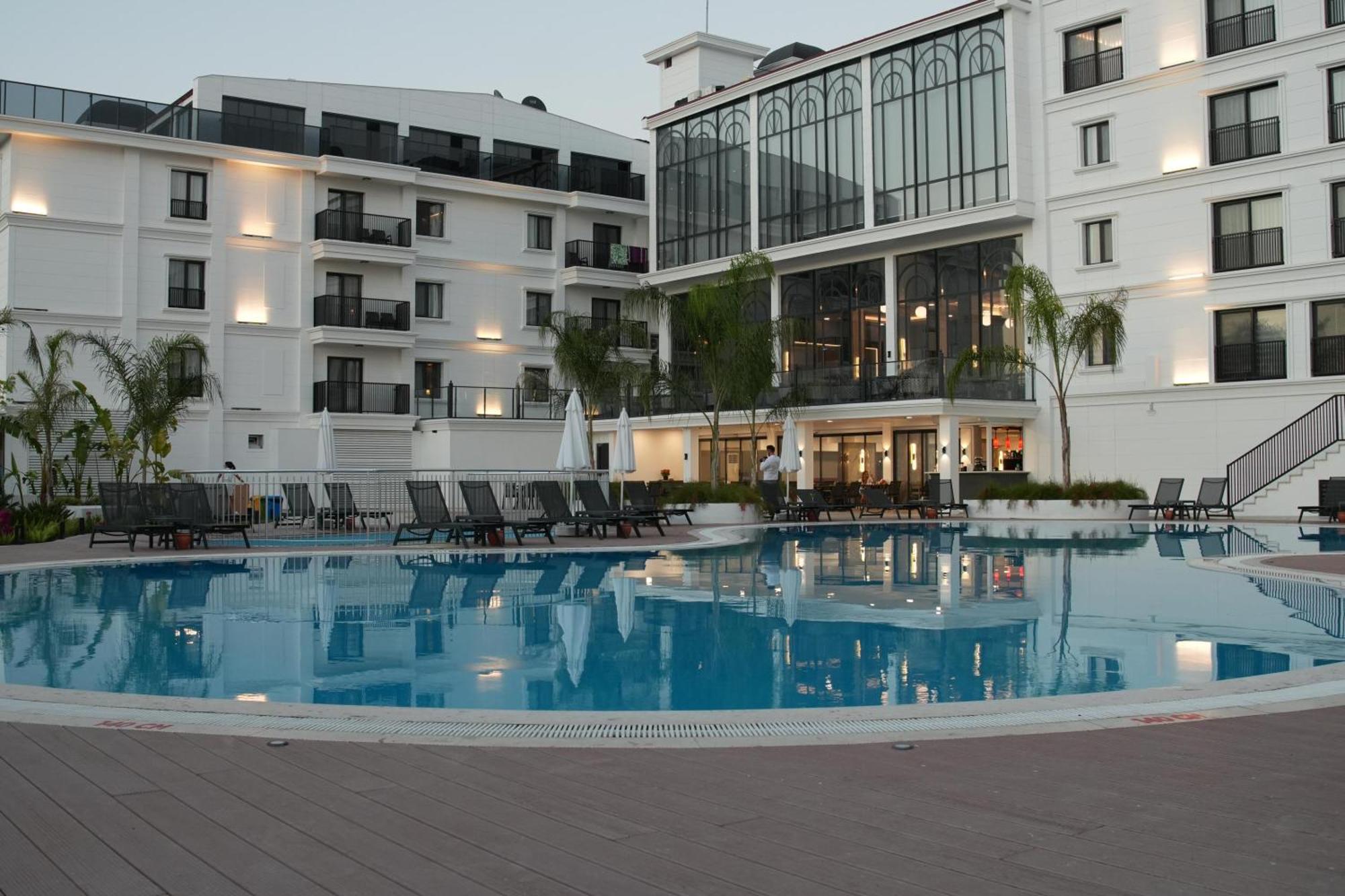 Ramada By Wyndham Dalaman Exteriör bild